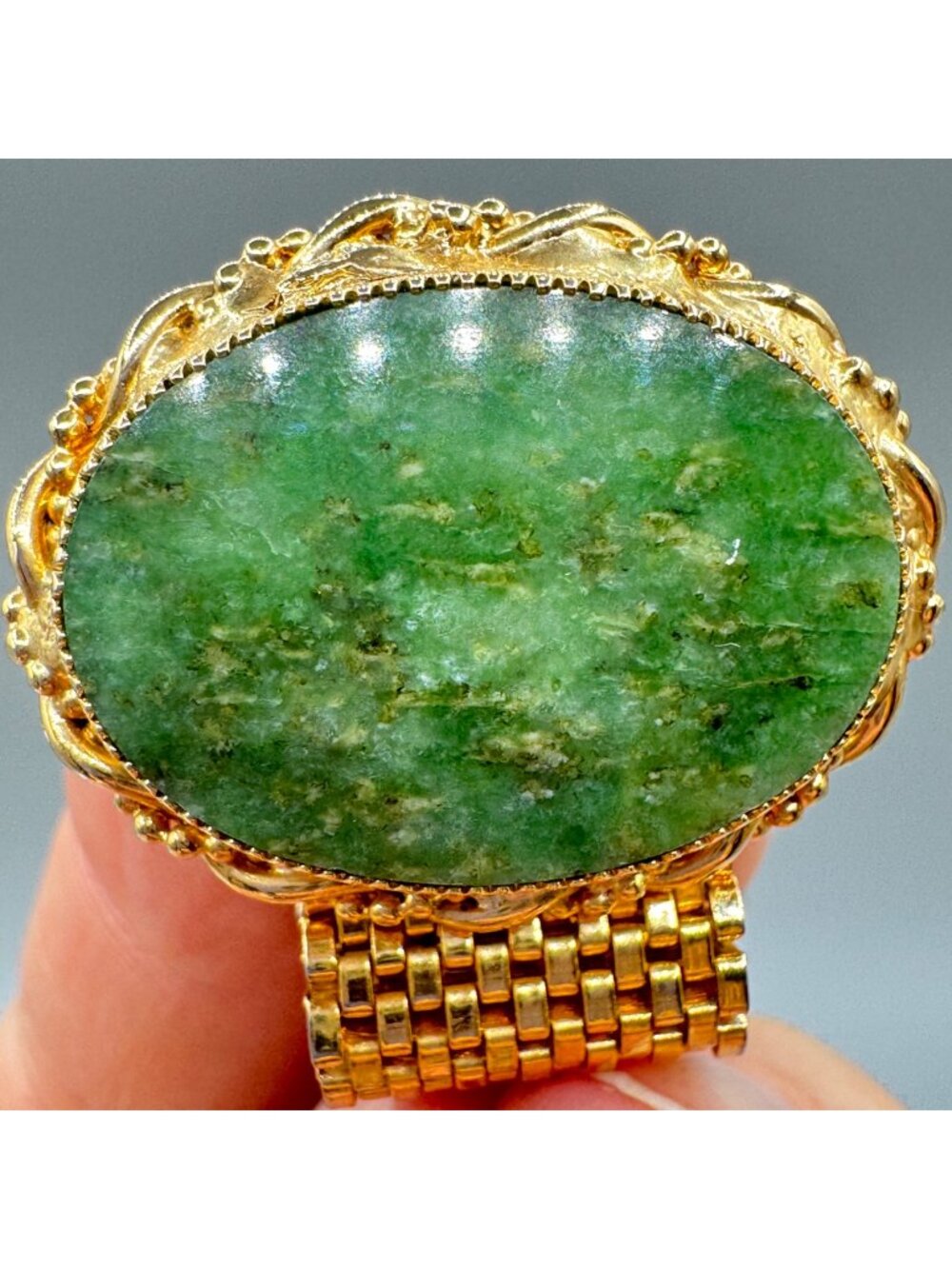 Vintage Mid-Century Mesh Cufflinks Classic Gold Tone Large Nephrite Jade Stone